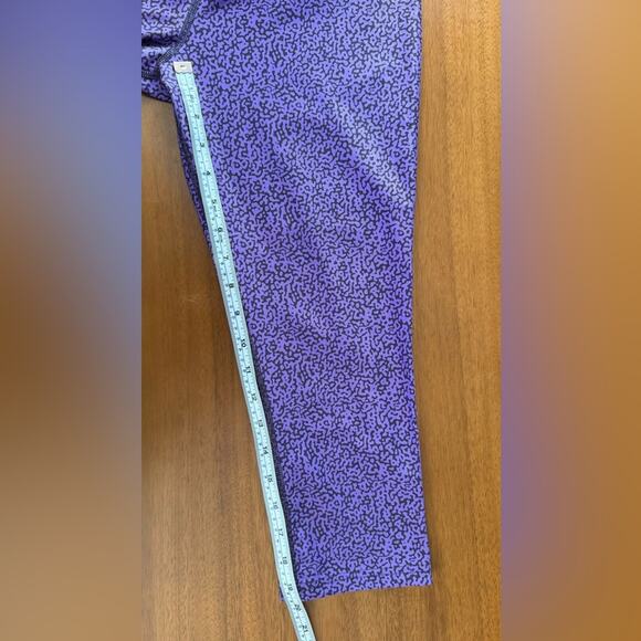 Nike Dri-Fit Purple Print Cropped Leggings Size Medium - Picture 9 of 9